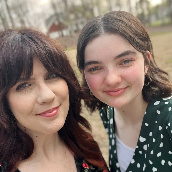 Meet your Posher, Britt - Picture 3 of 6